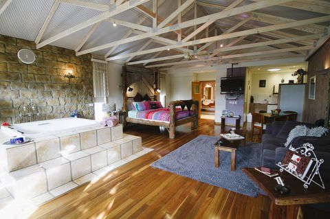 Ditto Daddy's - Accommodation Bookings 16
