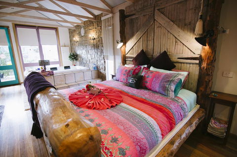 Ditto Daddy's - Accommodation Bookings 6