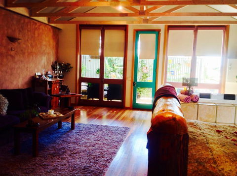 Ditto Daddy's - Accommodation Bookings 5