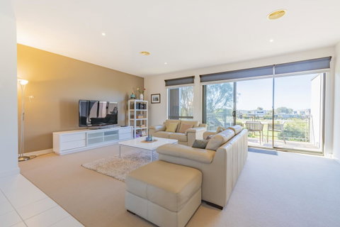 Stylish 3 Bedroom Townhouse - Free Parking - Accommodation Bookings 15
