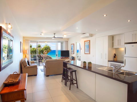 La Mer Sunshine Beachfront - Accommodation Bookings 3