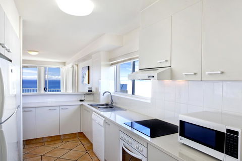 La Mer Sunshine Beachfront - Accommodation Bookings 6