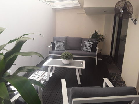 Sunseeker Holiday Apartments - Accommodation Bookings 12