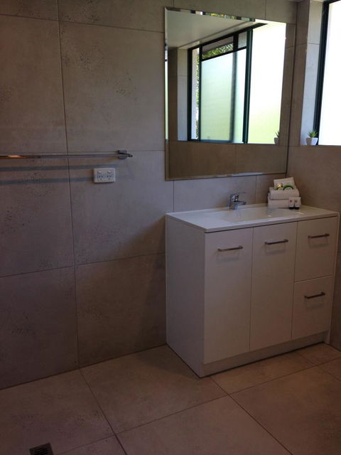 Chez Noosa Resort Motel - Accommodation Bookings 11