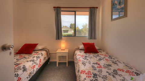 Dolphin Waters - Accommodation Bookings 6