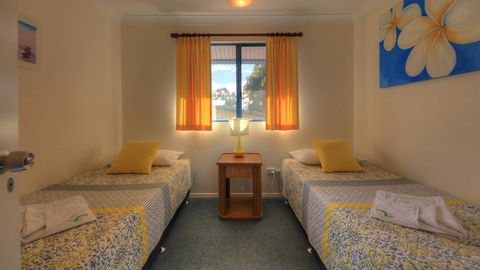 Dolphin Waters - Accommodation Bookings 9