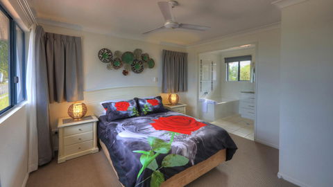 Dolphin Waters - Accommodation Bookings 5