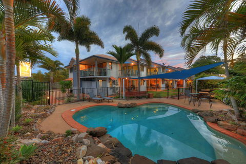 Dolphin Waters - Accommodation Bookings 2
