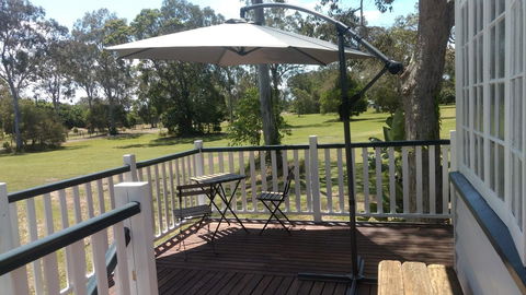 Lake Weyba Noosa Lodge & Kangaroos - Accommodation Bookings 2