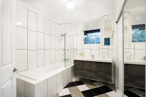 Airlie Beach Eco Cabins - Adults Only - Accommodation Bookings 35