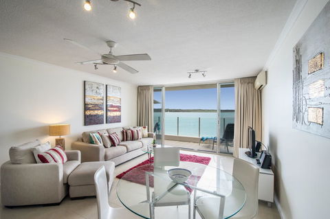 Noosa Harbour Resort - Accommodation Bookings 11