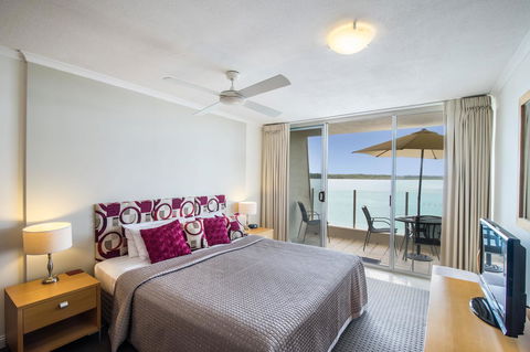 Noosa Harbour Resort - Accommodation Bookings 13
