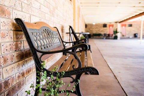 Clermont Country Motor Inn - Accommodation Bookings 5