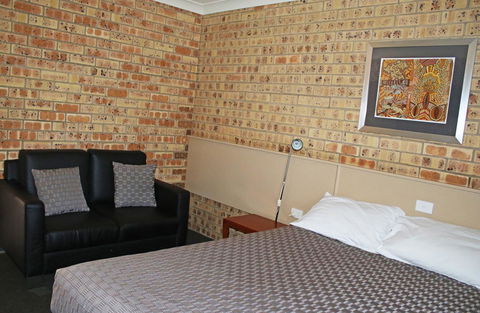 Clermont Country Motor Inn - Accommodation Bookings 6