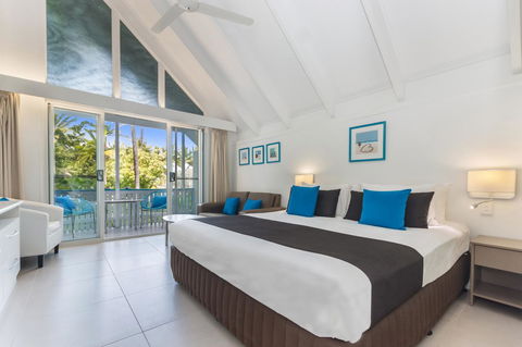 By The Sea Port Douglas - Accommodation Bookings 9