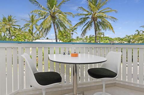 By The Sea Port Douglas - Accommodation Bookings 18