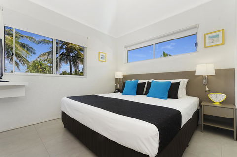 By The Sea Port Douglas - Accommodation Bookings 17