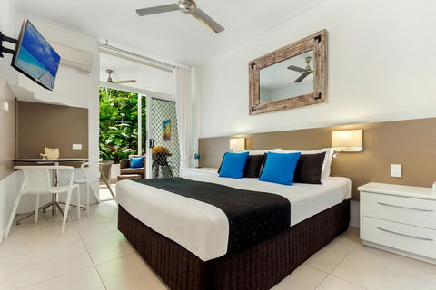 By The Sea Port Douglas - Accommodation Bookings 11