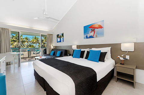 By The Sea Port Douglas - Accommodation Bookings 4
