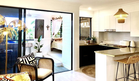 NOMAD - Luxe Apartment - Accommodation Bookings 23