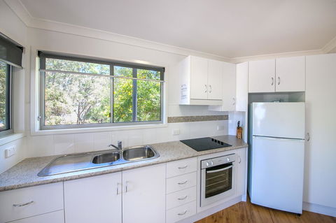 Sunset Cabins 1770 - Accommodation Bookings 11