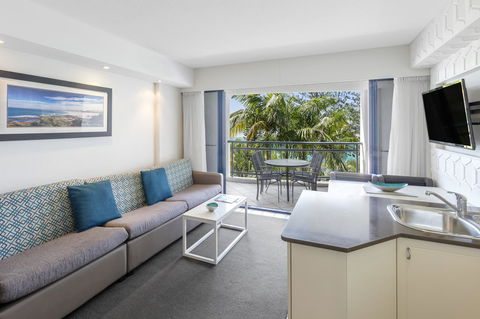 Ramada Resort By Wyndham Golden Beach - Accommodation Bookings 23