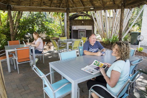 The Beach Motel Hervey Bay - Accommodation Bookings 11