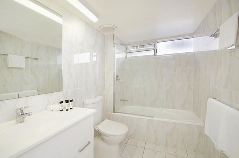 Bali Hai Apartments Noosa - Accommodation Bookings 11