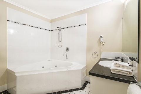Regal Port Douglas - Accommodation Bookings 9