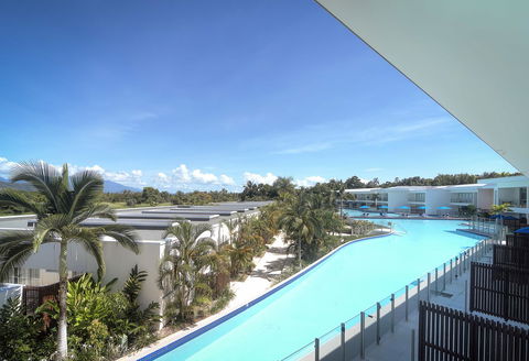 Pool Resort Port Douglas - Accommodation Bookings 11