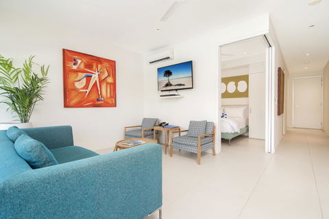 Pool Resort Port Douglas - Accommodation Bookings 32