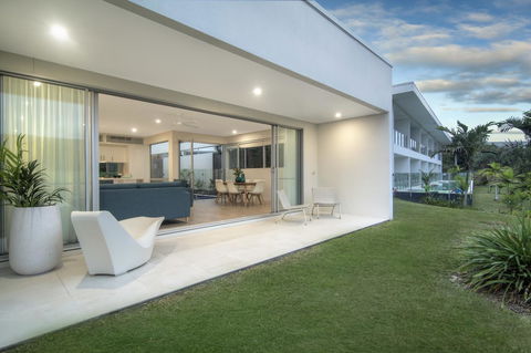 Pool Resort Port Douglas - Accommodation Bookings 41
