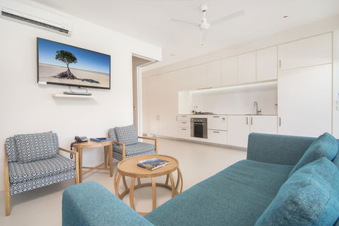 Pool Resort Port Douglas - Accommodation Bookings 7