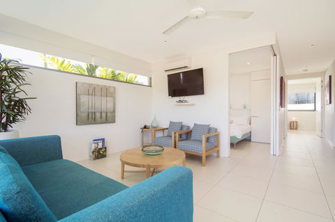 Pool Resort Port Douglas - Accommodation Bookings 12