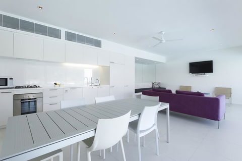 Pool Resort Port Douglas - Accommodation Bookings 21