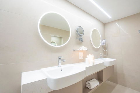 Pacific Hotel Cairns - Accommodation Bookings 24
