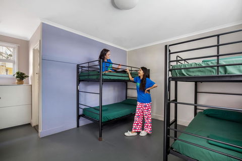 Backpackers In Paradise 18-35 Hostel - Accommodation Bookings 3