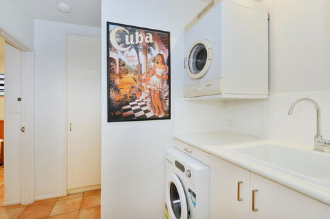 [ ANDY'S BEACH HOUSE ] - Accommodation Bookings 30