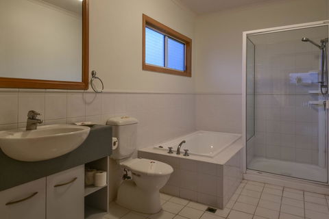 Bella Vista On Nara Pets Welcome - Accommodation Bookings 16
