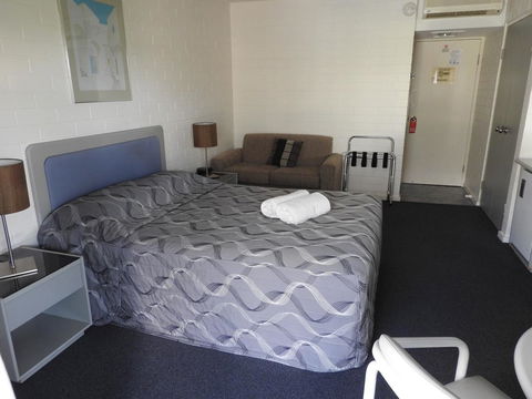 Dalby Manor Motor Inn - Accommodation Bookings 11
