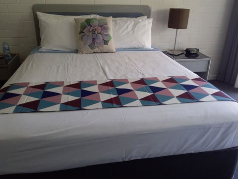 Dalby Manor Motor Inn - Accommodation Bookings 4