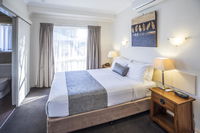Book Emerald Accommodation Vacations Accommodation Bookings Accommodation Bookings