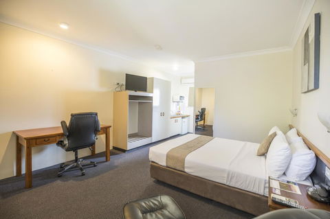 Emerald Maraboon Motor Inn - Accommodation Bookings 32