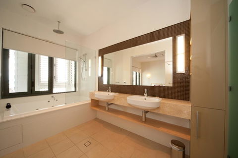The Boathouse Apartments - Accommodation Bookings 16