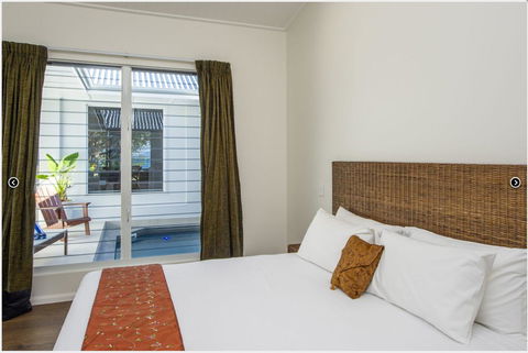 Reflections Amber Villa 3 - Accommodation Bookings 3