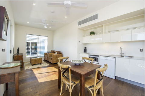 Reflections Amber Villa 3 - Accommodation Bookings 6