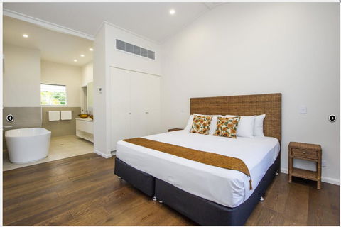 Reflections Amber Villa 3 - Accommodation Bookings 4