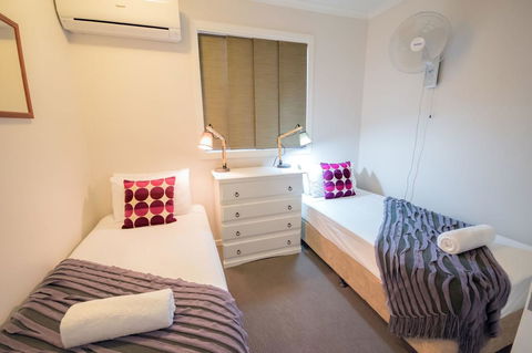 Airlie Apartments - Accommodation Bookings 13