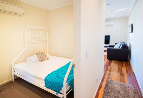 Airlie Apartments - Accommodation Bookings 23