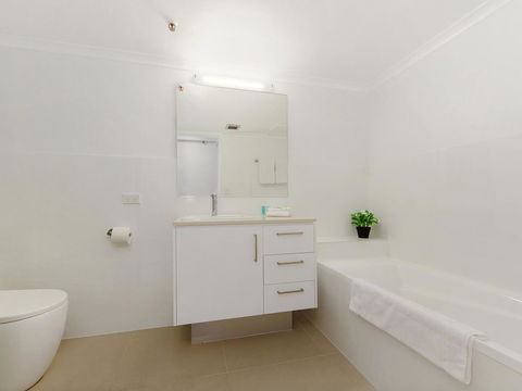 Sunbird Beach Resort Main Beach - Accommodation Bookings 31